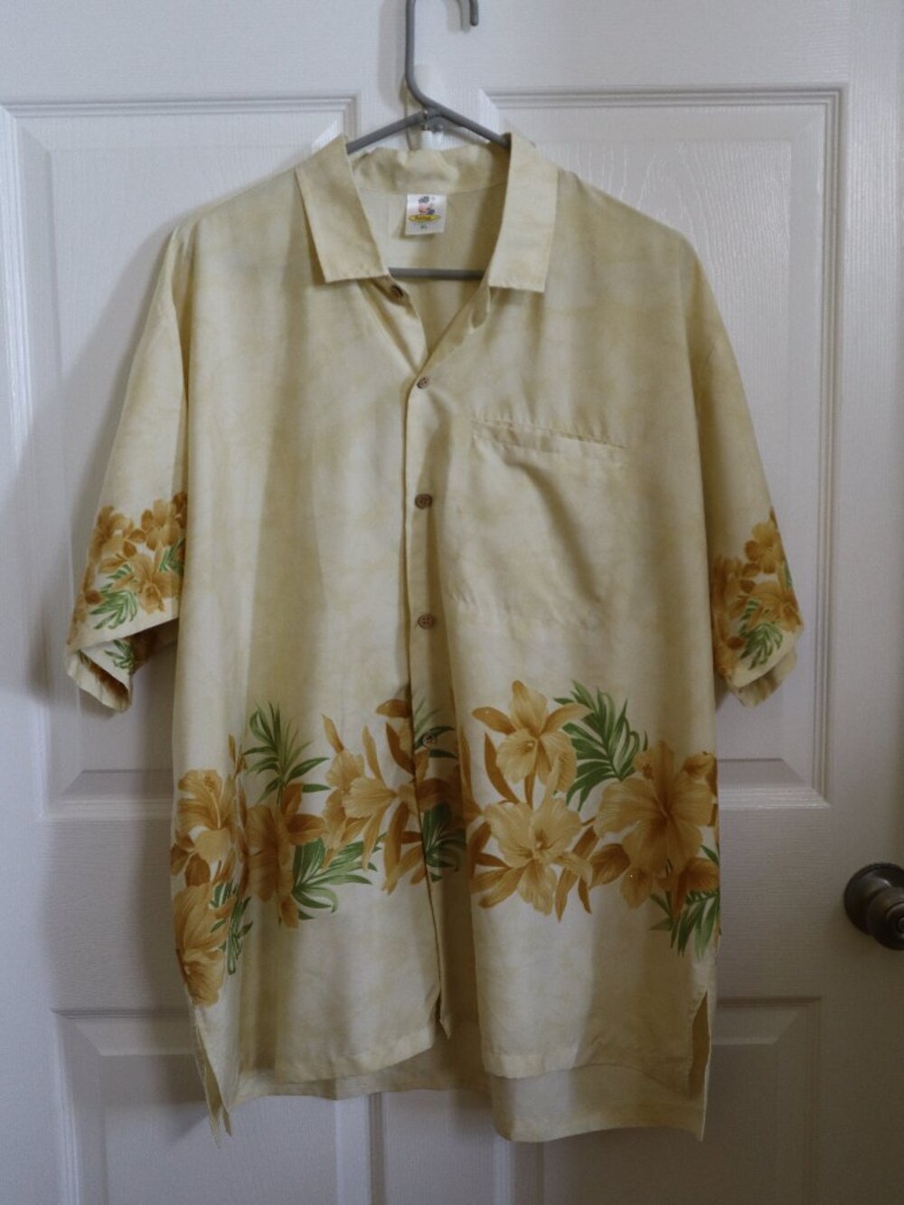 Rima Beach World Mens Hawaiian Shirt Wooden Buttons Sz XL Floral